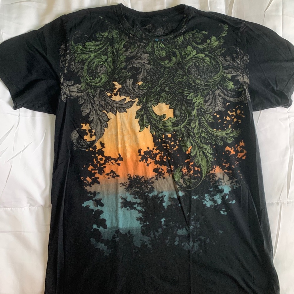 Buckle Graphic Tee